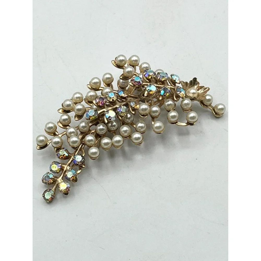 Vintage gold pearl rhinestone flower brooch pin - Picture 4 of 5